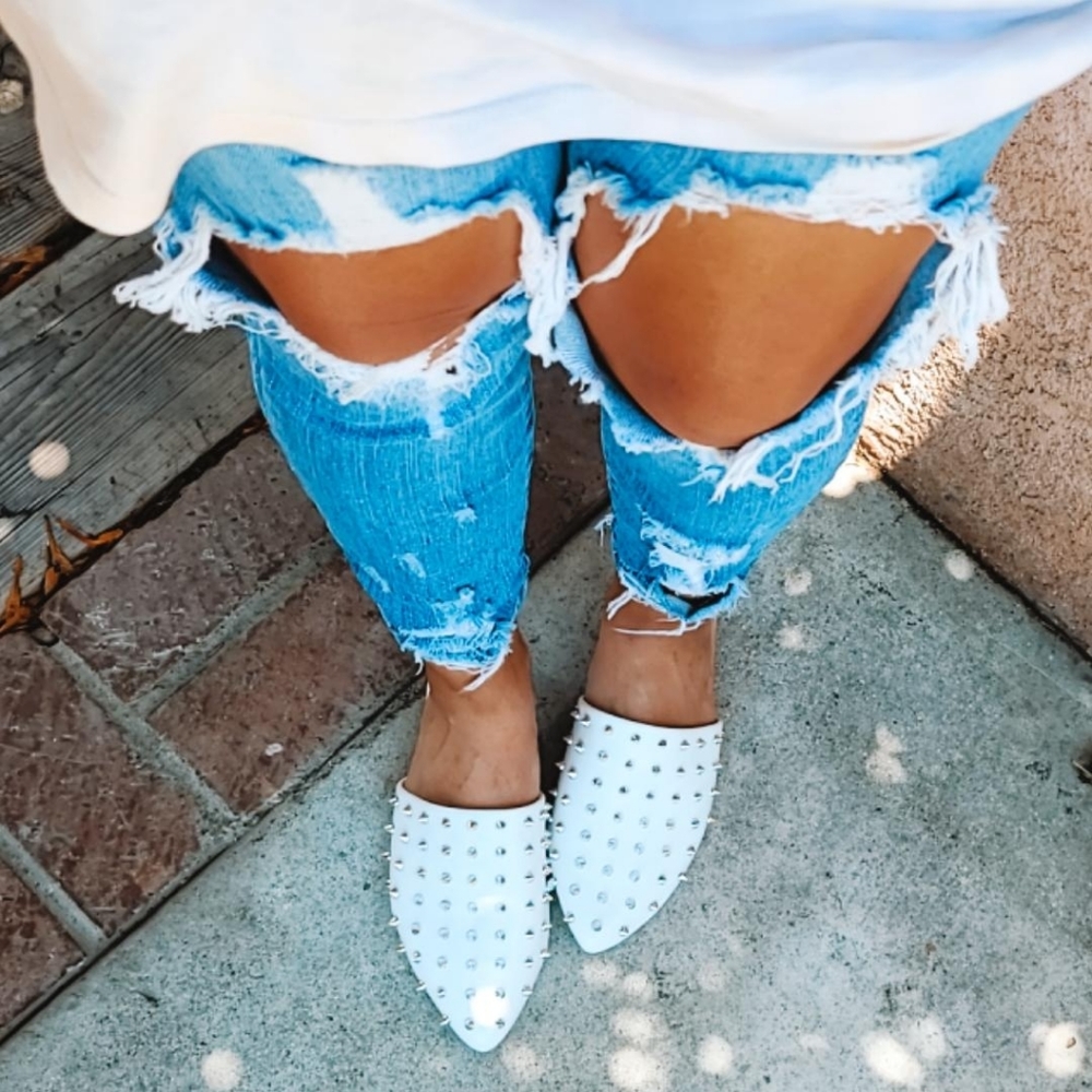 🚨END OF SUMMER SALE// White mule Flats - Picture 1 of 5